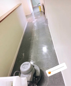 Photo de galerie - Remise en état des sols après travaux ou suite à un mauvais entretien, sol, encrassé