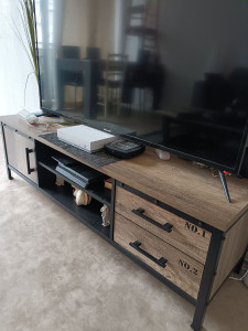 Photo de galerie - Montage d'un meuble TV