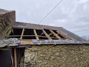 Photo de galerie - Réfection d'une toiture de dépendance suite tempête Ciaran 
