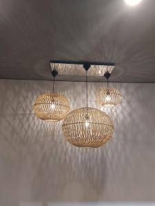 Photo de galerie - Ajout suspensions en osier.