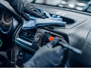 Photo de galerie - Service nettoyage de véhicule à domicile ,sur votre lieu de travail comme vous le souhaitez nous nous déplaçons sur Lyon et les alentours devis et tarifs sur demande 