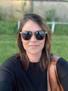 Photo de galerie - Diplômée du shiatsu thérapeutique je souhaite soulager , aider … 