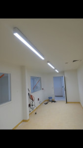 Photo de galerie - Pose de luminaire dans un bâtiment neuf 
