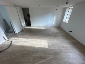 Photo de galerie - Pose de parquet sur un appart entier (70m2) en pose à coupe de pierre
