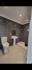 Photo de galerie - Création salle de bain PMR a la demande du client 