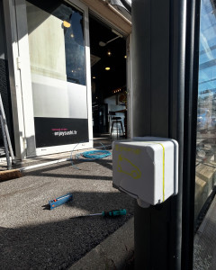 Photo de galerie - Mise en place d’une prise Green up recharge pour voiture 