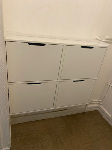 Photo de galerie - Montage et fixation du meuble au mur