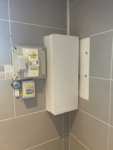 Photo de galerie - Remplacement d’un tableau avec mises aux normes 