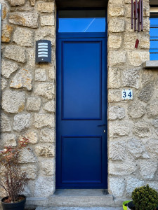 Photo de galerie - Pose menuiserie extérieur et intérieur. ( Porte d'entrée, porte de garage, porte sectionnelle, Volet roulant, verrière etc ...)