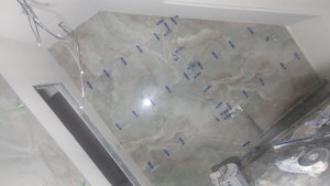 Photo de galerie - Pose de carrelage salle de bain 
