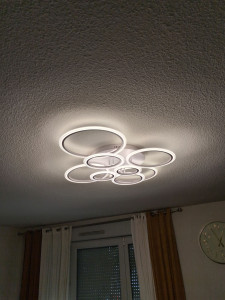 Photo de galerie - Installation luminaire. 