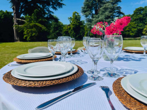 Photo de galerie - Dessous d’assiettes en rotin pour une touche plus authentique