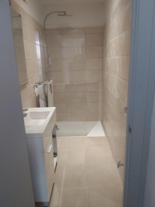Photo de galerie - Réalisation d'une salle de bain en carrelage 