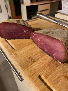 Photo de galerie - Noix de jambon séchée maison