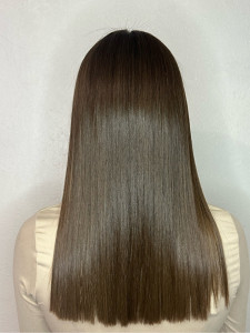 Photo de galerie - Lissage indien derrière génération qui garantie cheveux lisse entre 4 à 6 mois cheveux soyeux doux et brillant 