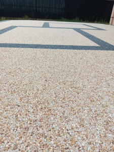 Photo de galerie - Réalisation moquette de pierre 