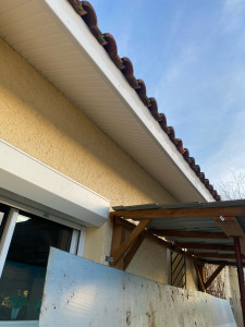 Photo de galerie - Rénovation volée de toit après bandeau pvc et lambris pvc