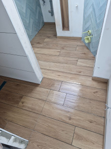 Photo de galerie - Création d'une salle de bain complète (placo , chape , carrelage , enduit , peinture , plomblerie...)