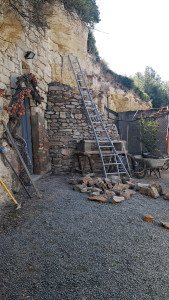 Photo de galerie - Quille de pierre froide pour maintien de cave troglodyte 