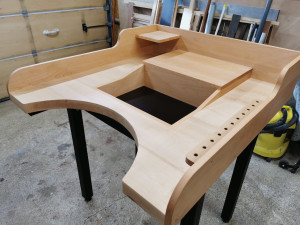 Photo de galerie - établi terminé avec son huile de finition