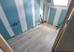 Photo de galerie - Pose de parquet PVC salle de bain