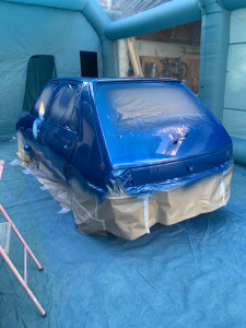 Photo de galerie - Peinture complète sur Peugeot 205 :
bleu miami (base et vernis)
Préparation + mise en peinture 
