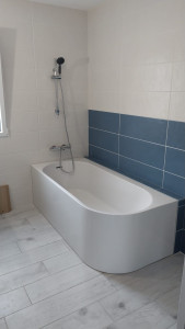 Photo de galerie - Installation baignoire complète 