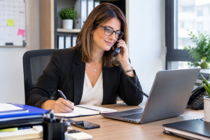 Photo de galerie - Assistante de direction, gestion polyvalente des tâches administratives.