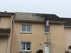 Photo de galerie - Rénovation toiture part traitement curatif et préventif  3,90 euro du m2