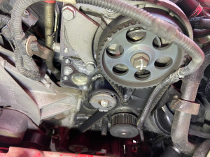 Photo de galerie - Changement de la courroie de distribution sur une abarth 595