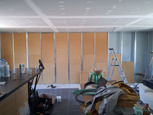 Photo de galerie - Isolation des murs et création cloisons 