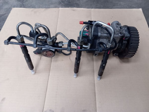 Photo de galerie - Pompe à injection et injecteur