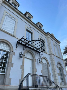 Photo de galerie - Marquise cintré + fer forgé