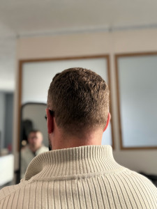 Photo de galerie - Coupe homme dégradé au rasoir 