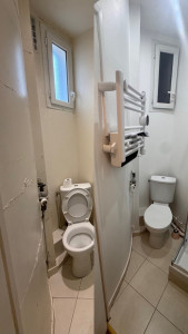 Photo de galerie - Rénovation totale d'une salle de bain : pose d'une faïence dans la douche et receveur + robinetterie, changement du lavabo, pose de toile de verre, peinture, ajout d'un chauffage