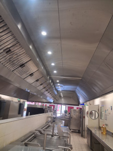 Photo de galerie - Nettoyage hotte cuisine 