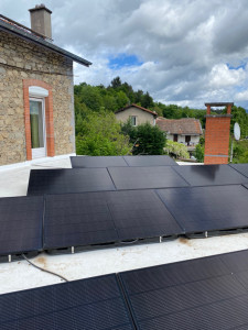 Photo de galerie - Nettoyage panneaux photovoltaïques 