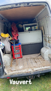 Photo de galerie - Je possède un camion 12 m3 habitué au déménagement, vide cave , debarasser aller à la déchèterie etc 