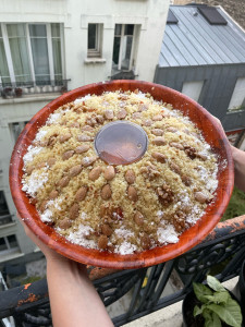 Photo de galerie - Seffa algérienne (couscous sucré aux raisins sec, amandes et noix)