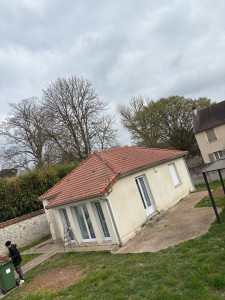 Photo de galerie - Bonjour, voici une toiture en quatre pans, restaurée à Neuf charpente plus couverture complète