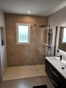Photo de galerie - Rénovation d’une salle de bain en salle d’eau 