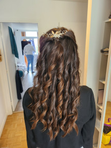Photo de galerie - Coiffure realisée pour un mariage civil

