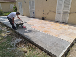 Photo de galerie - Nous effectuons travaux intérieurs et extérieurs carrelage parquets peinture placo 