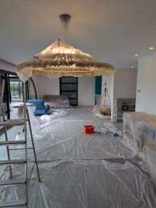 Photo de galerie - Particulier prêt de thumeries où notre client souhaite une remise à neuf des peintures de tous le rez de chaussée ! 