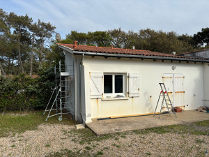 Photo de galerie - Pose bandeau bas de pente + gouttière et descente en zinguerie 