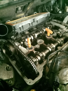 Photo de galerie - Remplacement chaîne de distribution moteur 1.6ThP. PSA, Mini , BMW. 