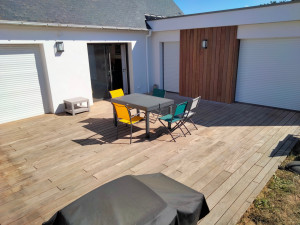 Photo de galerie - Terrasse et bardage en bois exotique 