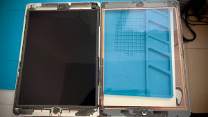 Photo de galerie - Remplacement écran lcd IPad 