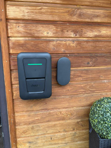 Photo de galerie - Installation d’une borne recharge pour voiture électrique IRVE. marque HAGER 
