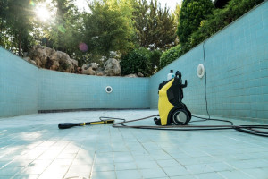 Photo de galerie - Nettoyage haute pression piscine